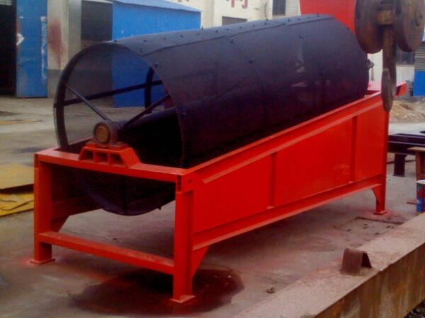 小型滾筒篩投料的時候要注意哪些問題？